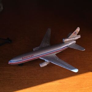 American Airlines Model Airplane A202 DC-10